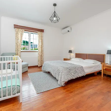 Casa Da Adega Holiday home
